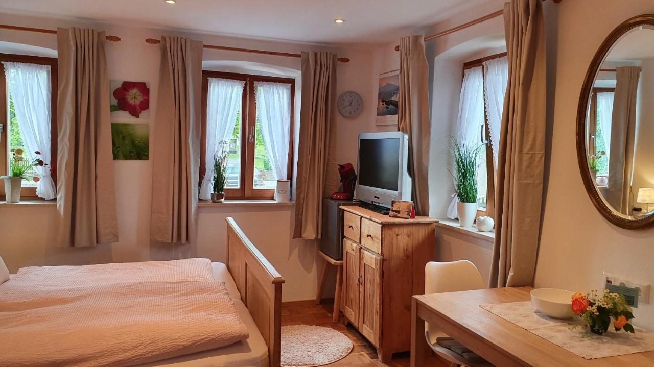 Gaestezimmer Vogtareuth Rinser Exterior foto